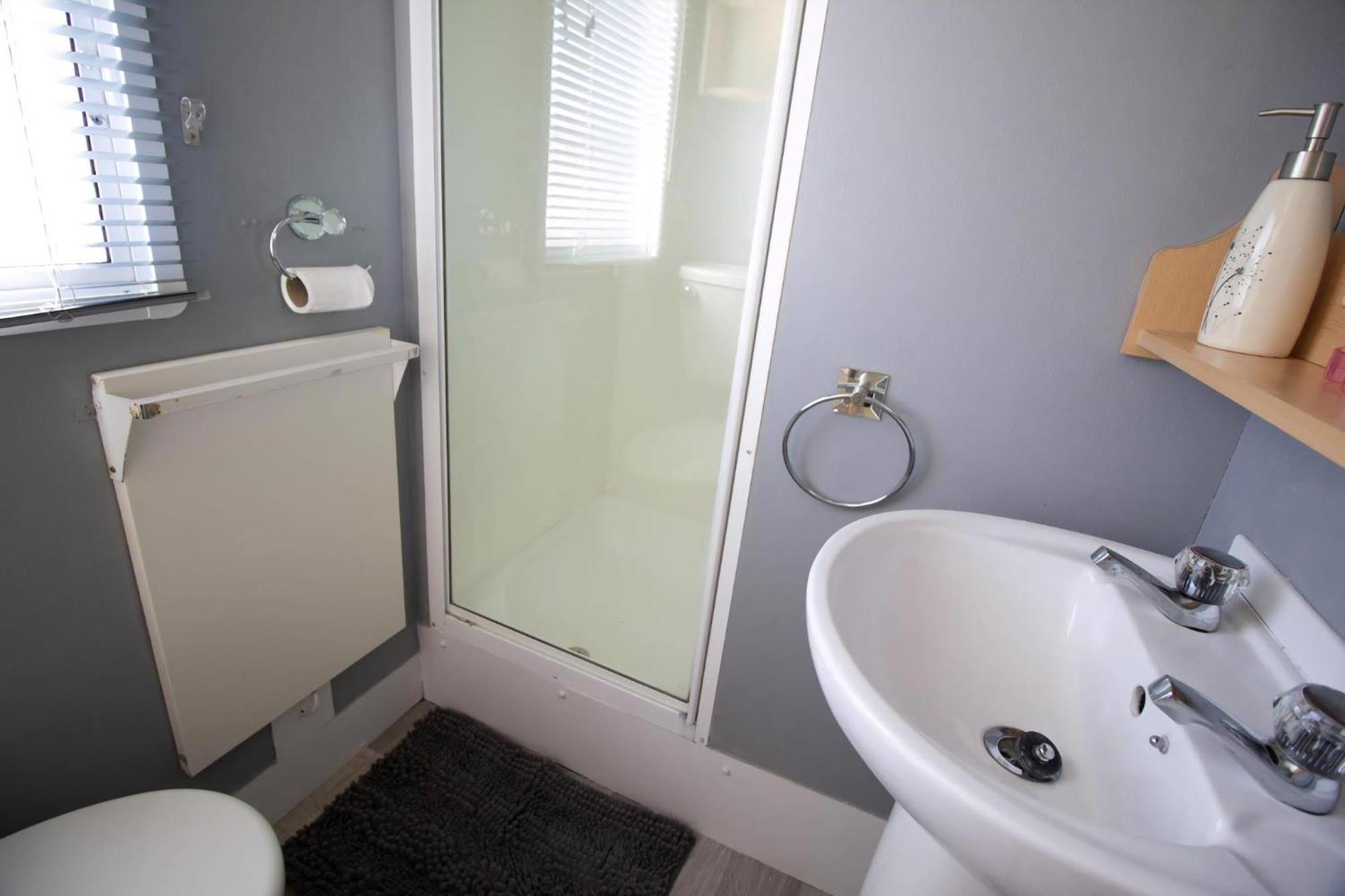 Great 8 Berth Caravan For Hire In Skegness Ref 33069F Exterior photo